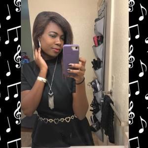 Meet your Posher, Naya